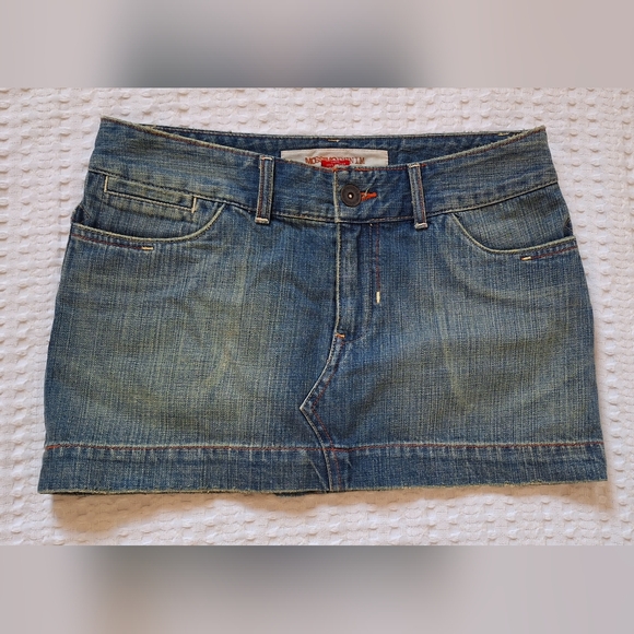 Mossimo Mini Denim Skirt SZ 7 Womens Blue Wash Front Zipper - Picture 1 of 5